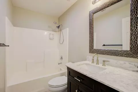 Bath - 3527 Cooperstown Ave, Lancaster, CA 93535 photo 3 of 4