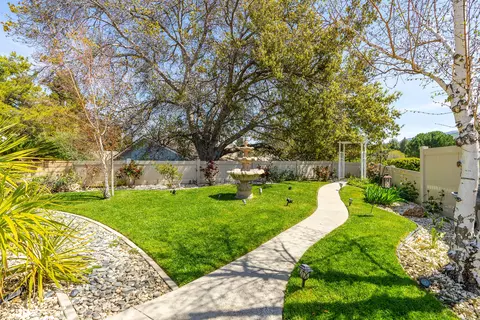 26467 Fairway Cir, Santa Clarita, CA 91321