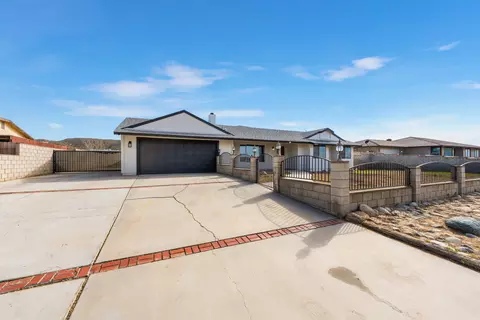 15814 Sweetaire Ave, Lancaster, CA 93535