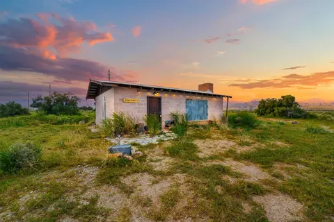 12 Tamarick Rd, Cantil, CA 93519