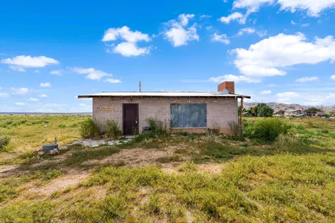 Exterior - 12 Tamarick Rd, Cantil, CA 93519 photo 2 of 3