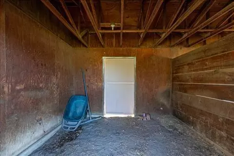 Exterior - 24401 Hart Dr, Tehachapi, CA 93561 photo 7 of 7