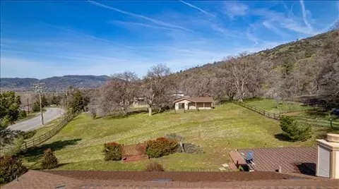 Exterior - 24401 Hart Dr, Tehachapi, CA 93561 photo 6 of 7