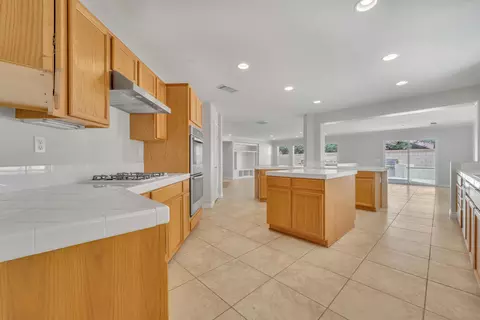 Kitchen - 4303 Olivera Pl, Lancaster, CA 93536 photo 2 of 2