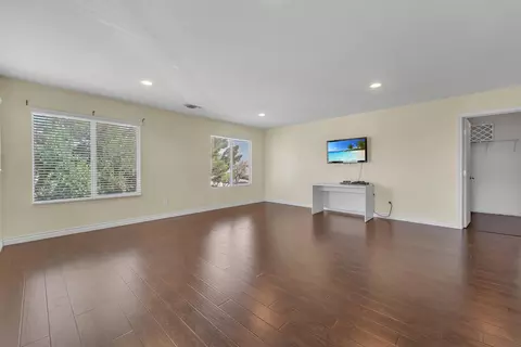 Living - 4303 Olivera Pl, Lancaster, CA 93536 photo 4 of 5