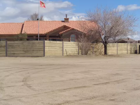 72 Nd Ave A 8 W, Lancaster, CA 93536 photo 2