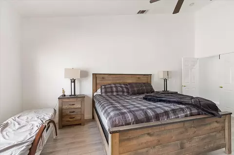 Bedroom - 3433 Tamarisk Dr, Palmdale, CA 93551 photo 3 of 8