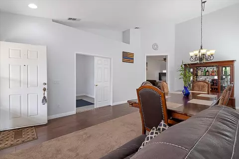Dining - 3433 Tamarisk Dr, Palmdale, CA 93551 photo 4 of 5