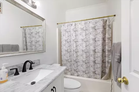Bath - 3433 Tamarisk Dr, Palmdale, CA 93551 photo 3 of 3