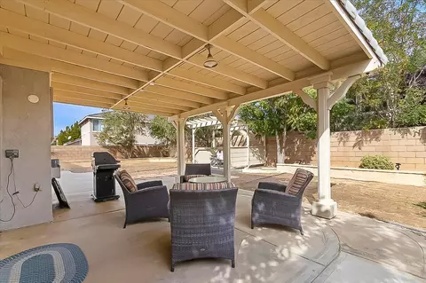 Exterior - 3433 Tamarisk Dr, Palmdale, CA 93551 photo 4 of 9