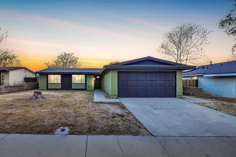 44153 Gingham Ave, Lancaster, CA 93535