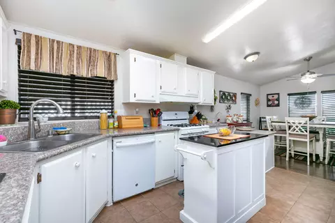 2121 Avenue I E #SPC 38, Lancaster, CA 93535 photo 6