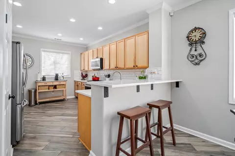 Kitchen - 43519 Hampton St, Lancaster, CA 93536 photo 1 of 5