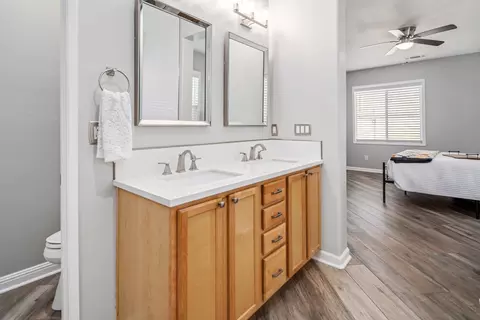 Bath - 43519 Hampton St, Lancaster, CA 93536 photo 2 of 4
