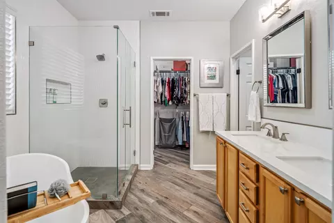 Bath - 43519 Hampton St, Lancaster, CA 93536 photo 1 of 4