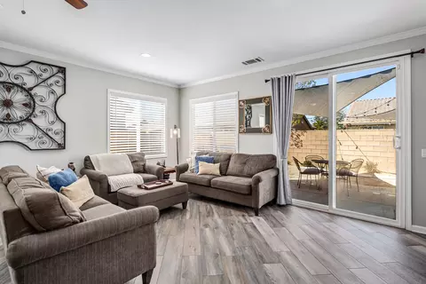 Living - 43519 Hampton St, Lancaster, CA 93536 photo 2 of 3