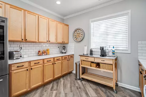 Kitchen - 43519 Hampton St, Lancaster, CA 93536 photo 5 of 5