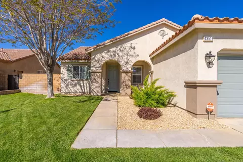 Exterior - 43519 Hampton St, Lancaster, CA 93536 photo 4 of 6