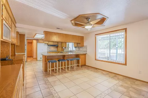 Kitchen - 3851 Paula Ln, Lancaster, CA 93535 photo 2 of 6