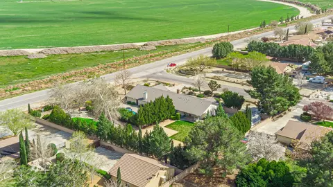 View/Area - 3851 Paula Ln, Lancaster, CA 93535 photo 6 of 10