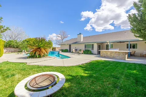 Exterior - 3851 Paula Ln, Lancaster, CA 93535 photo 2 of 14