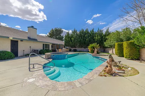 Exterior - 3851 Paula Ln, Lancaster, CA 93535 photo 4 of 14
