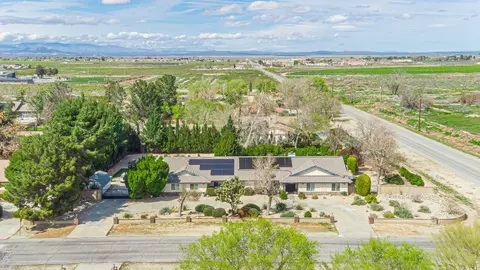 View/Area - 3851 Paula Ln, Lancaster, CA 93535 photo 4 of 10