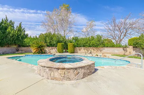 Exterior - 3851 Paula Ln, Lancaster, CA 93535 photo 3 of 14