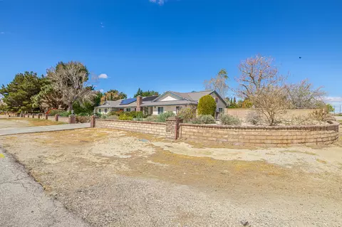 View/Area - 3851 Paula Ln, Lancaster, CA 93535 photo 1 of 10