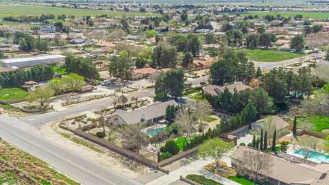 View/Area - 3851 Paula Ln, Lancaster, CA 93535 photo 7 of 10