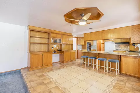 Kitchen - 3851 Paula Ln, Lancaster, CA 93535 photo 1 of 6
