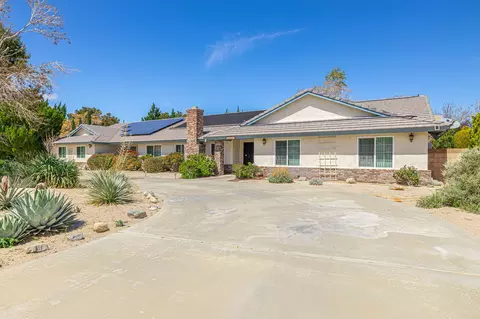 3851 Paula Ln, Lancaster, CA 93535