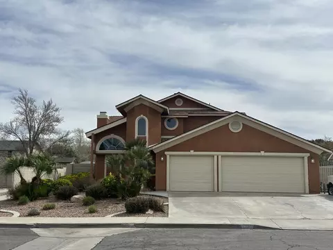 1230 Regents St, Lancaster, CA 93534