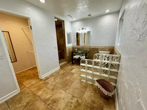 Bath - 33649 Cattle Creek Rd, Acton, CA 93510 photo 1 of 7