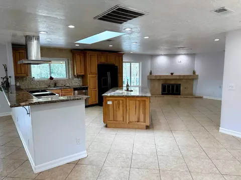 Kitchen - 33649 Cattle Creek Rd, Acton, CA 93510 photo 6 of 8