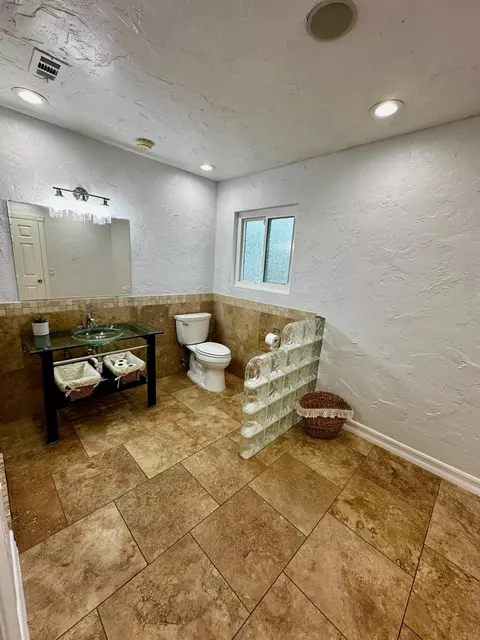 Bath - 33649 Cattle Creek Rd, Acton, CA 93510 photo 2 of 7