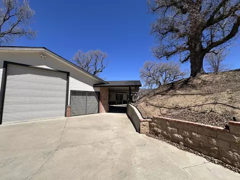 23300 Lakeview Dr, Tehachapi, CA 93561
