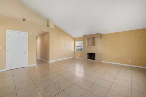 Living - 44519 Benald St, Lancaster, CA 93535 photo 2 of 4