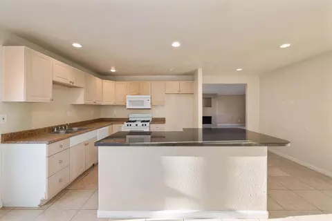 Kitchen - 44519 Benald St, Lancaster, CA 93535 photo 6 of 6