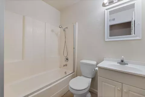 Bath - 44519 Benald St, Lancaster, CA 93535 photo 1 of 2