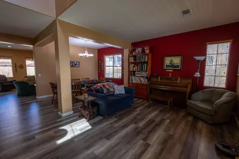 6035 Ryans Pl, Lancaster, CA 93536 photo 3
