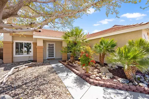 Exterior - 44222 Hampton St, Lancaster, CA 93536 photo 15 of 16