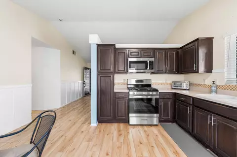 Kitchen - 44222 Hampton St, Lancaster, CA 93536 photo 2 of 3