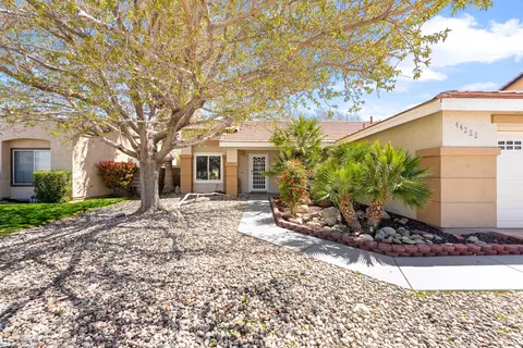 Exterior - 44222 Hampton St, Lancaster, CA 93536 photo 14 of 16