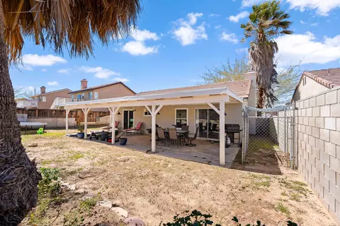 Exterior - 44222 Hampton St, Lancaster, CA 93536 photo 7 of 16