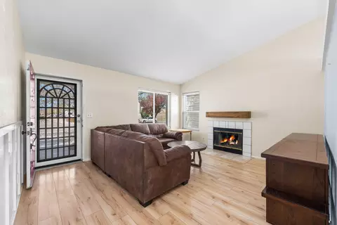 Living - 44222 Hampton St, Lancaster, CA 93536 photo 2 of 4