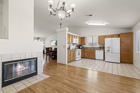 Kitchen - 6121 Golding Dr, Lancaster, CA 93536 photo 1 of 4
