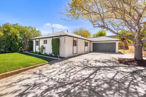 38852 Foxholm Dr, Palmdale, CA 93551