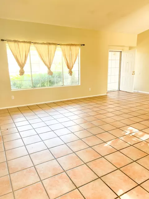 5068 Adobe Dr, Palmdale, CA 93552 photo 4