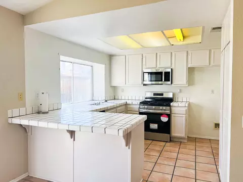 5068 Adobe Dr, Palmdale, CA 93552 photo 5